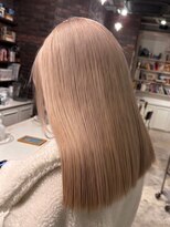 エイチ(H eitf)&nbsp;H【eitf】　原宿　表参道　ハイトーン/ホワイト