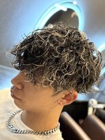 ワールドシップモトマチ(WORLD SHIP MOTOMACHI)&nbsp;波巻きパーマメッシュ