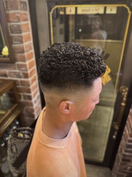 バレス 田町(BALES) スキンフェード濡れパンバックスタイル