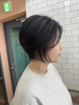 ループウエスト(LOOP WEST) 前下がりショートレイヤー