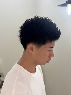 カミケンネオ(kamiken.neo) メンズスパイキーパーマ×フェード【カミケンネオ/郡山市朝日】