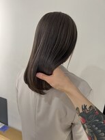 トレス(TRESS)&nbsp;グレージュ　ベージュカラー　艶カラー　内巻きボブ