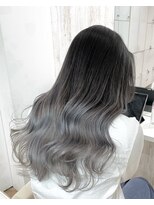 フリーラ 表参道(freera)&nbsp;＠kamiishi＿freera シルバーグレーグラデーション