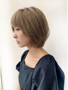 ブレンドバイハピネス(Blend by happiness) ショートボブ　前髪　ベージュ