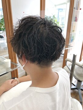 ヘッズ 本八幡店(HEADS) MEN'S HAIR  センターパート　ツイストスパイラル　コンマヘア