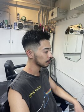 メリケンバーバーショップ フクオカ(MERICAN BARBERSHOP FUK) ストーリーフェードカット