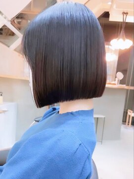 リール 銀座(R'EEL) ストレートボブ×ダークブルー