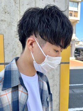 ヒュイル バイ ニアウ(Hwyl by Niau) メンズマッシュパーマスパイラルパーマニュアンスパーマ