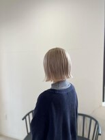 ヒュー(HUE)&nbsp;イメチェン/ホワイトブロンド/外ハネボブ