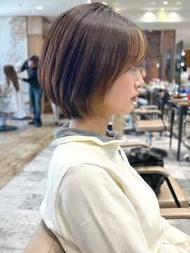 アフロート ルヴア(AFLOAT RUVUA) みねスタイル♪ 似合わせ ショート ボブ 30代 40代 小顔 新宿