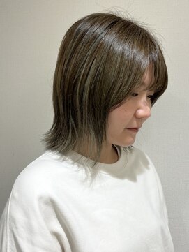 アルティーナプライベート(altina PRIVATE) 外はねミディXオリーブハイライト