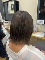 アルター(aL ter)&nbsp;外ハネボブ×アッシュグレー［くびれヘア/ハイライト］長野歌穂