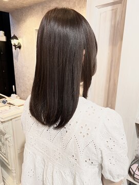 キャアリー(Caary) 福山美容室caary 切りっぱなし内巻きミディアム顔まわりレイヤー