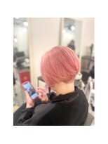 ミザルー(Misirlou)&nbsp;刈り上げショート × 淡色ピンク