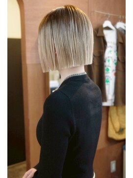 チャプター 問屋町(chapter) 髪質改善ミニボブ切りっぱなしボブブロンドベージュケアブリーチ
