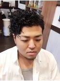 刈り上げパーマスタイル