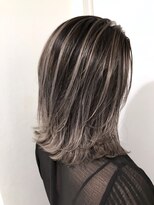 メリー(merry craftsman's factory)&nbsp;外国人風バレイヤージュ、ハイライトカラーアッシュグレージュ