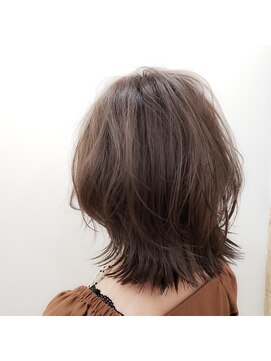 ネイロ(NE/LO) 伸ばし中にオススメ♪クビレミディアムです♪