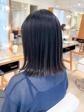 ネオリーブ チロル 横浜西口店(Neolive CiroL.) 切りっぱなしロブ　暗めグレージュカラー【池田】