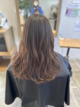 サロンドポプリ 志都美(salon de poupuri) 波巻きロング