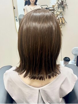 アンジュール コロレ(1//jour colore) 切りっぱボブも良いけどレイヤーボブもいかがですか？