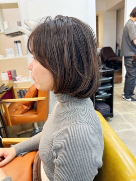 ニューラインギンザ(New-Line 銀座) ふわっと丸い前上がりボブ(金子涼)