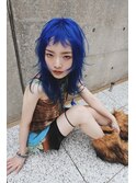 ブルーネオンブルーロングレイヤーシャギーカット