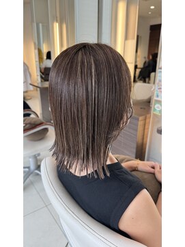 ブルーテーフ(Bleu Terre) 盛岡【ハイライトベージュ×切りっぱなしボブ】20代40代オススメ