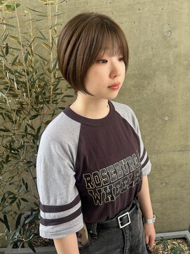 バイユアオウンフラワーズコロンカバ(buy your own flowers : kava) ブリーチなしカラー×透明感オリーブベージュ小顔丸みショート