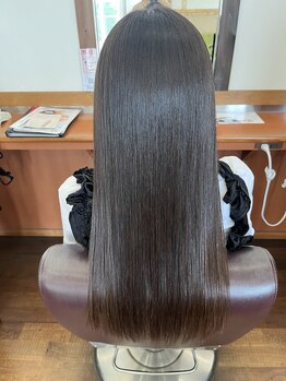 髪のお悩みは[TOP HAIR]にお任せください！髪の状態を見極め、あなたに合った施術で理想のスタイルを実現◎