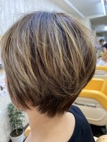 ブレイブシザー(BRAVE SCISSOR)&nbsp;境目が目立ちにくい 白髪ぼかしショート