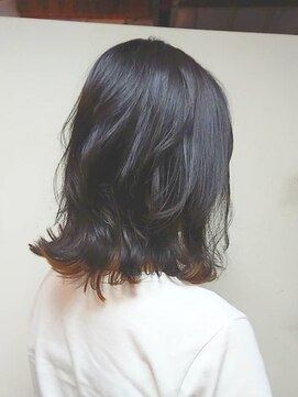 カミケン 方木田店(kamiken.) レイヤーミディ大人かわいいインナーカラー【カミケン方木田店】