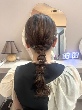 ミラ(Mila) 人気No.1！ナチュふわ編み下ろしヘア♪