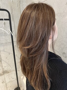 プラスシー(+C) 白髪もぼかしながらハイライトで立体感を/福岡ハイライト