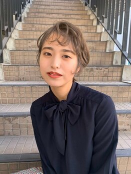 ヘアメイクミワ(HAIR+MAKE MIWA)の写真/【白髪を味方に】気になる白髪ぼかしもお任せ◎パーソナルな白髪を活かし、自然で洗練されたデザインに☆