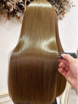 アンジュ(ange)の写真/最新髪質改善トリートメントでうるツヤ美麗ヘアが叶う☆ずっと触っていたくなる指通りを体感☆