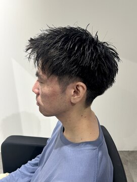 ヒュイル バイ ニアウ(Hwyl by Niau) ジェットモヒカンメンズカットショート刈り上げカラーパーマ