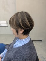 カラフェ(carafe)&nbsp;ショートボブ　白髪ぼかし　髪質改善カラー　ハイライト
