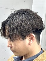 オーバル ジングウマエ(OVARL jingumae)&nbsp;縦落ちツイストスパイラルセンターパーマ