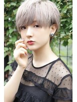 ル クラブ 銀座(Le Club) (銀座)ジェンダーレスなシルバー・ブロックマッシュ