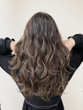 アイコニック 天神店(ICONIQ) カラーマジック【ハイライト×グラデーション】