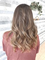 ベンティレオ(venti Leo)&nbsp;バレイヤージュ　ハイライトカラー　ベージュ　セミロング