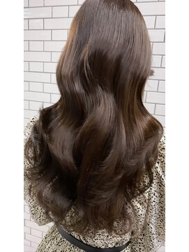 ジーナ 船橋(Zina) 小顔セミウェットウェーブピンクベージュハイライトカラー