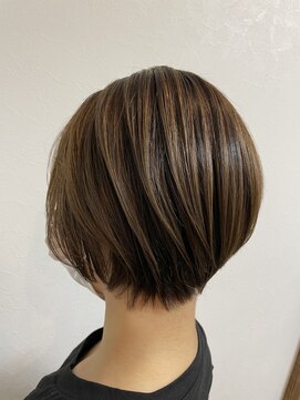 クリアリティ ヘアーサロン 京都駅前本店(clarity hair salon) 大人かわいい☆丸みショート　@1101_hairstyle   ●001●