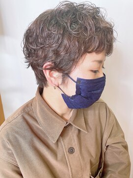 モリオフロムロンドン 原宿本店(morio from London) 【morio 原宿】ソフト刈り上げ 強めパーマ ベリーショート