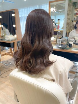 ネオリーブ チロル 横浜西口店(Neolive CiroL.) 柔らかモカグレージュ 艶髪ロングヘア