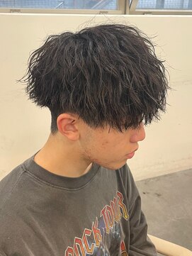 バース バイ ハピネス(BIRTH by happiness) メンズ　men's緩め縦落ちツイストスパイラルパーマ