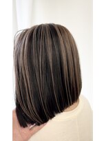 ニューモナ&nbsp;白髪ぼかしアンブレラカラー