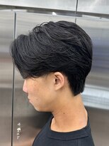 レタッチバイフィフス(RETOUCH by fifth)&nbsp;自然な毛流れでラフにキマるセンターパート×ニュアンスパーマ