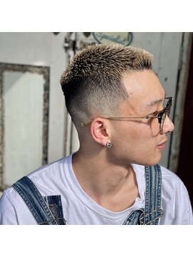 エルエー 大津店(L.A) スタイリスト【上岡】ハイトーンクルーカット
